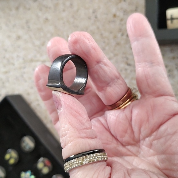 Three Flats Of Rings - Picture 5 of 11